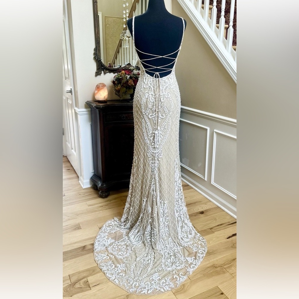 Elegant Sherri Hill Beige Cream Embellished Engagement Formal Prom Dress Size 4 - Picture 15 of 16
